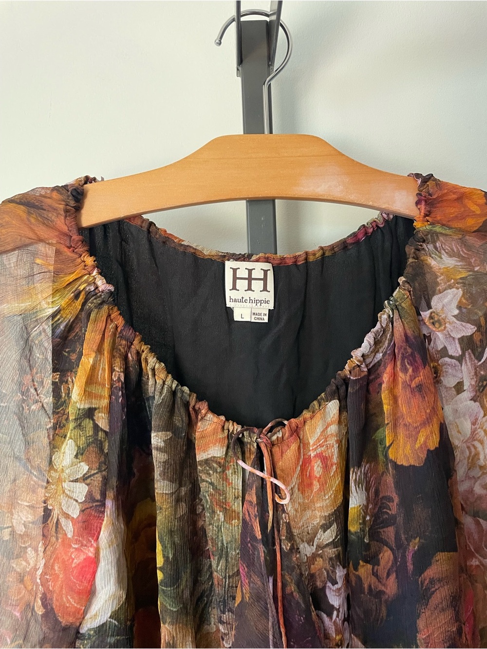 Haute Hippie 100% Silk Boho Peasant Blouse Ruffled Floral Size Large - Picture 3 of 9
